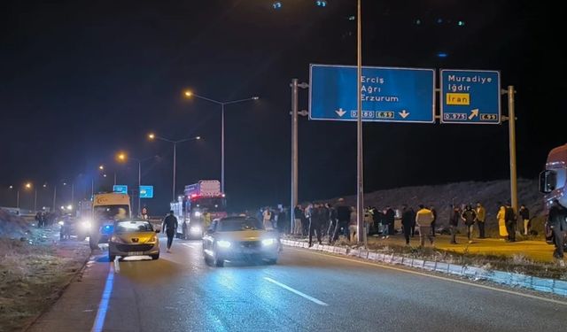 Son Dakika: Van'da Korkunç Kaza: 2 Ölü 3 Yaralı