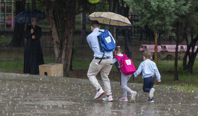 Hakkari'de Eğitime 1 Gün Ara Verildi!