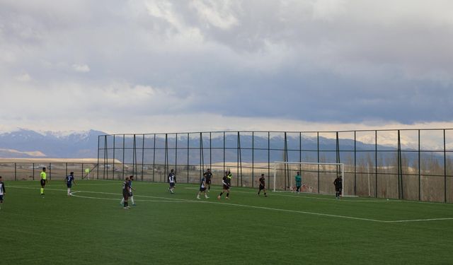 Başkalespor, Evinde Rakibine Nefes Aldırmadı!