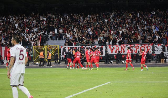 Elazığspor Asbaşkanı Süper Lig Hakemine Salladı Vanspor’u Açık Tehdit Etti!