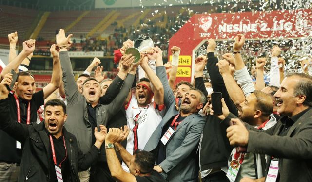 Vanspor’un 1. Lig’e özel yeni sezon formaları görücüye çıktı!