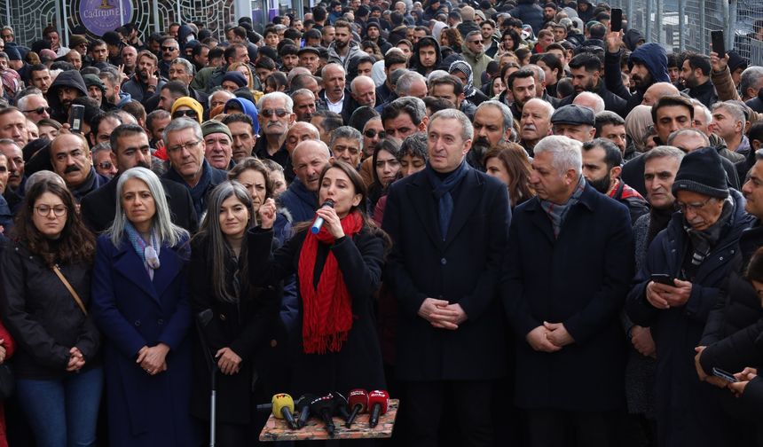 Tülay Hatimoğulları'ndan Kayyım Atamalarına Tepki!