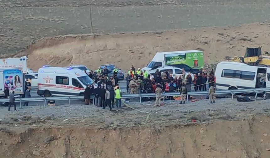 Gevdan Aşireti Yasta: Feci Kazada Can Veren Mehmet Yacan Van’da Toprağa Verildi