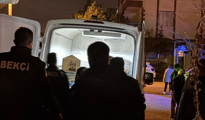 Komşusunun Evine Girip 21 Yaşındaki Kızı Öldürdü, Ardından İntihar Etti