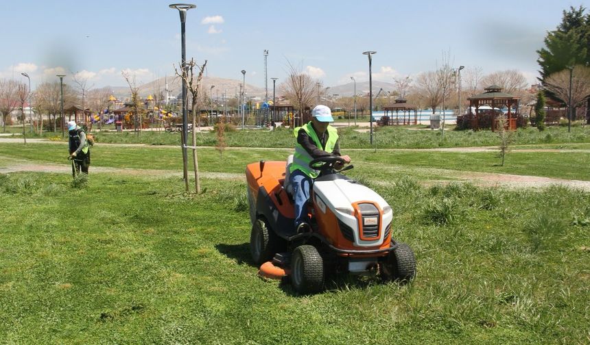 Van’da Parklar Yaza Hazırlanıyor!