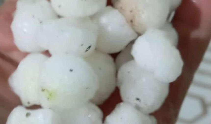 Hakkari'de misket büyüklüğünde dolu yağdı