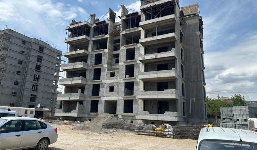 Yüksekten Düşen İşçi Ağır Yaralandı