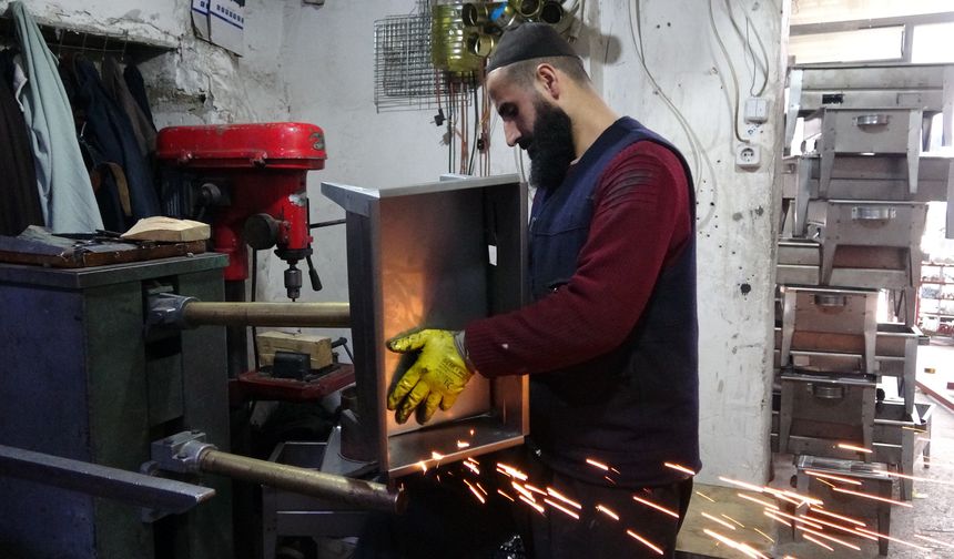 Van'da Sobacılar Çarşısı'nda Semaver ve Mangal Mesaisi