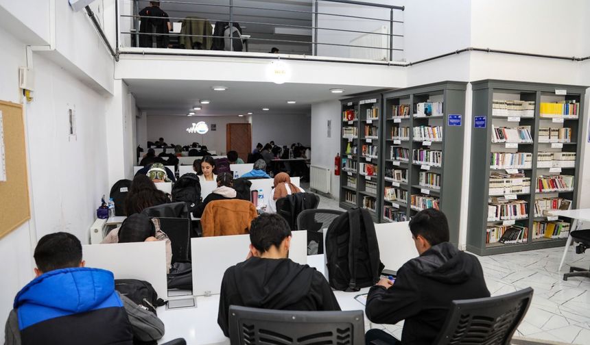 Van Büyükşehir Belediyesi’nden Öğrencilere Etüt Desteği