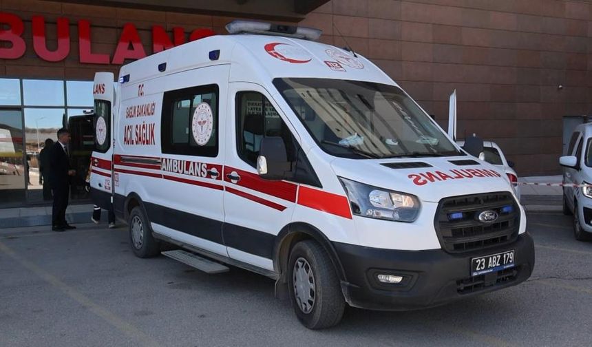 2'si çocuk 4 kişi sütlü kahveden zehirlendi