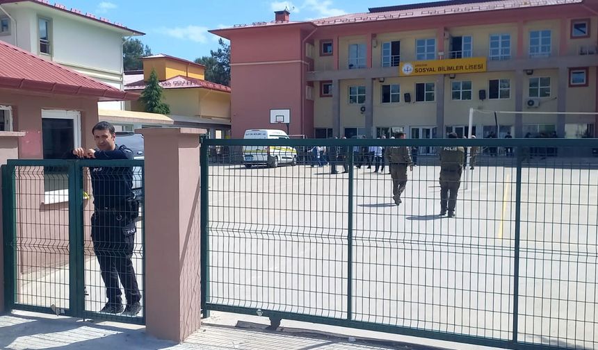 Sosyal Bilimler Lisesi’nde Katliam: İki Kız Kardeş Öldürüldü
