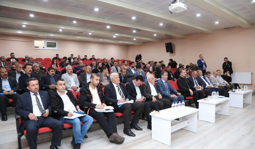 Van Büyükşehir Belediyesi mahalle muhtarları ile buluştu
