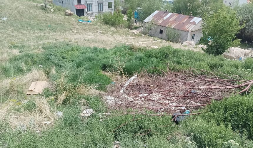 Van’da Altyapı Çilesi: Çözümü Kendi Yöntemiyle Buldu
