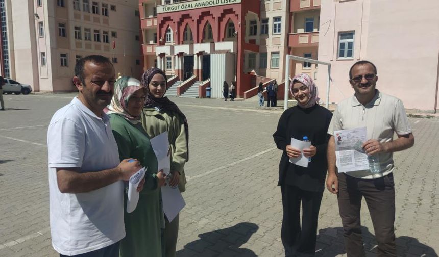 Okumanın Yaşı Yok: Van’da Ailece YKS Heyecanı