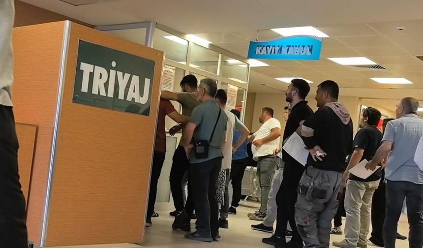 30 İşçi Zehirlenme Şüphesiyle Hastaneye Kaldırıldı