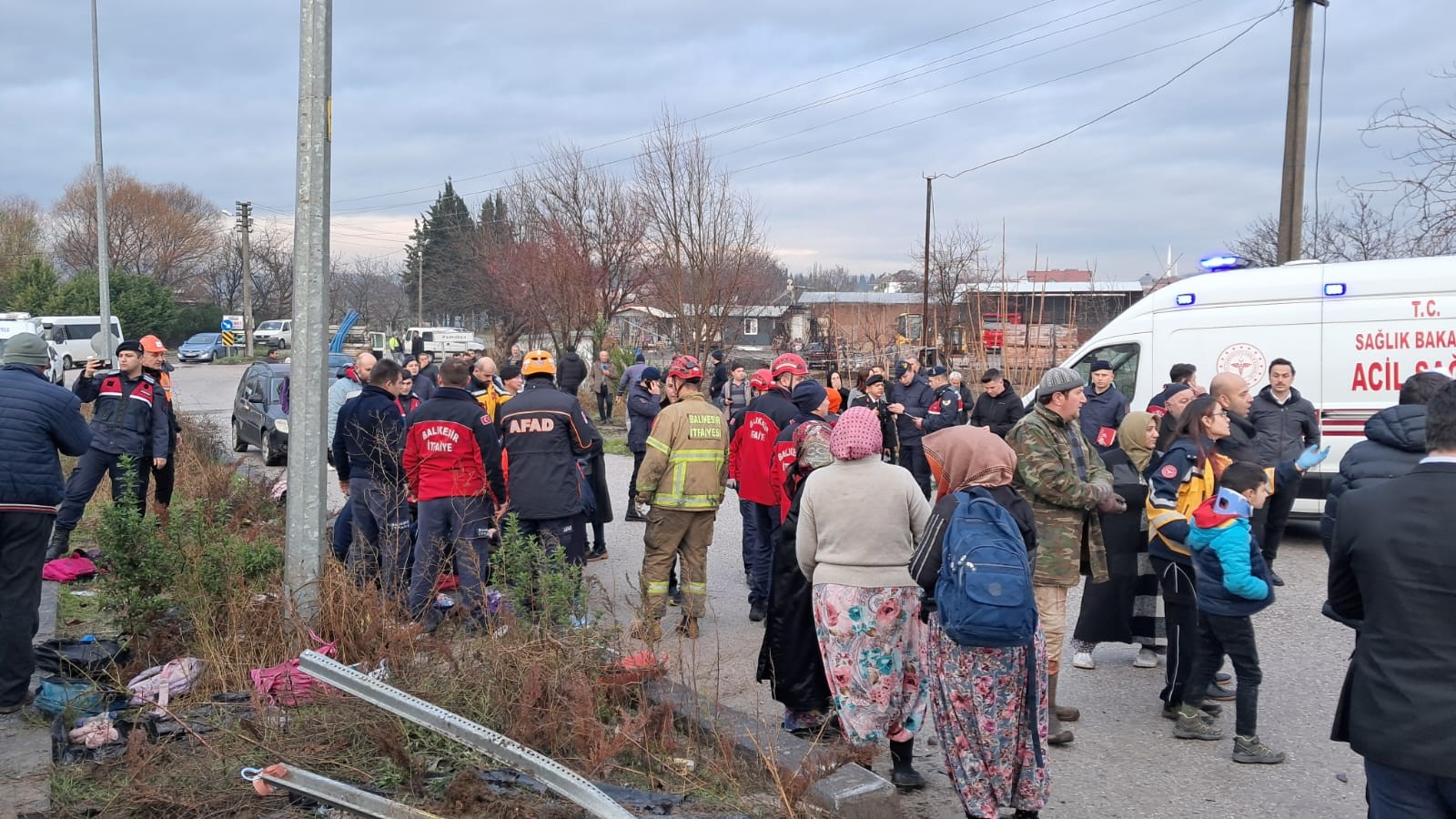 Okul Servisi Ile Tır Çarpıştı 8 Öğrencinin Durumu Ağır (3)