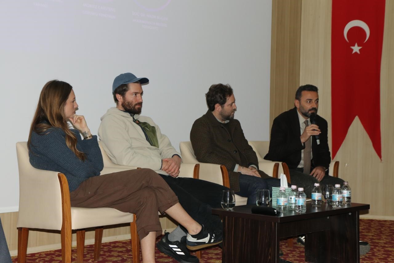 Van Yüzüncü Yıl Üniversitesi’nde Belgesel Sinema Söyleşisi (2)