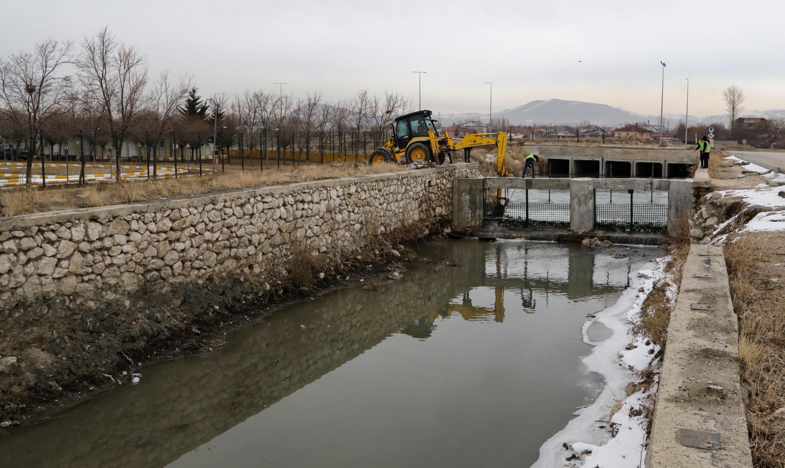 Evsel Atıklar Van Gölü’ne Ulaşmadan Bertaraf Ediliyor (1)