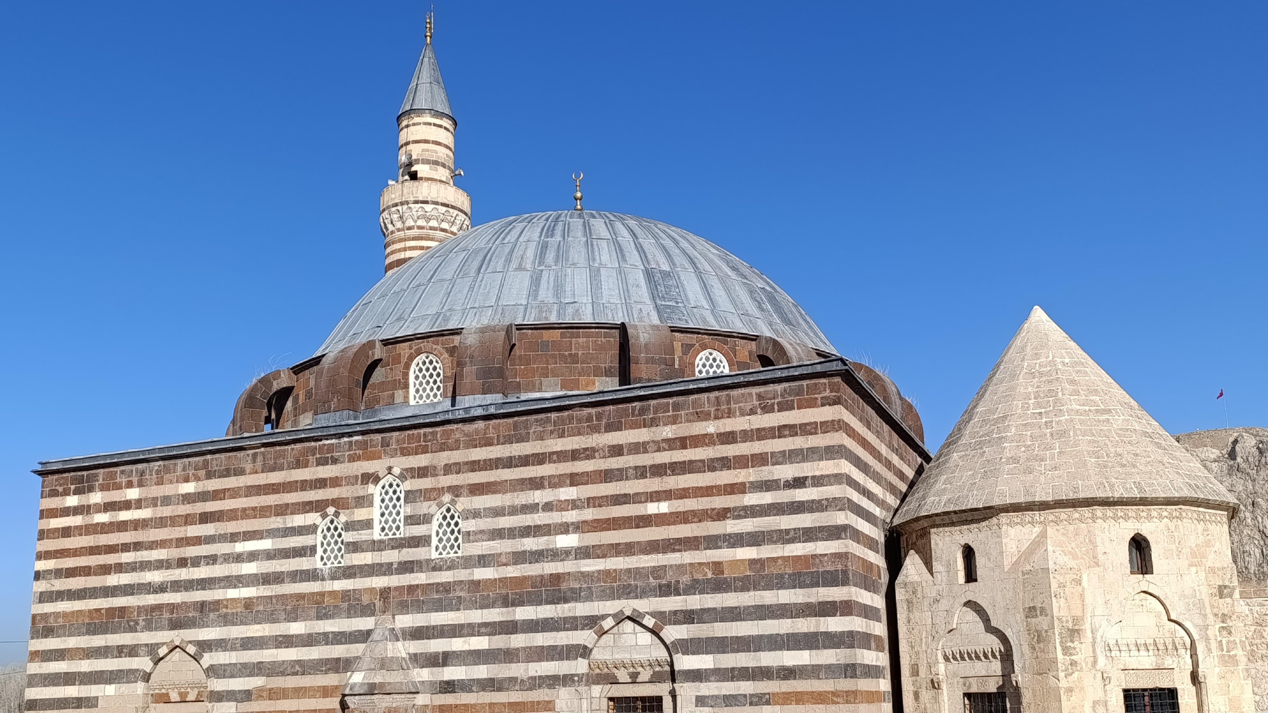 Van Kalesi'nin Güneyindeki Tarihi Şehir Yeniden Hayat Buluyor (2)