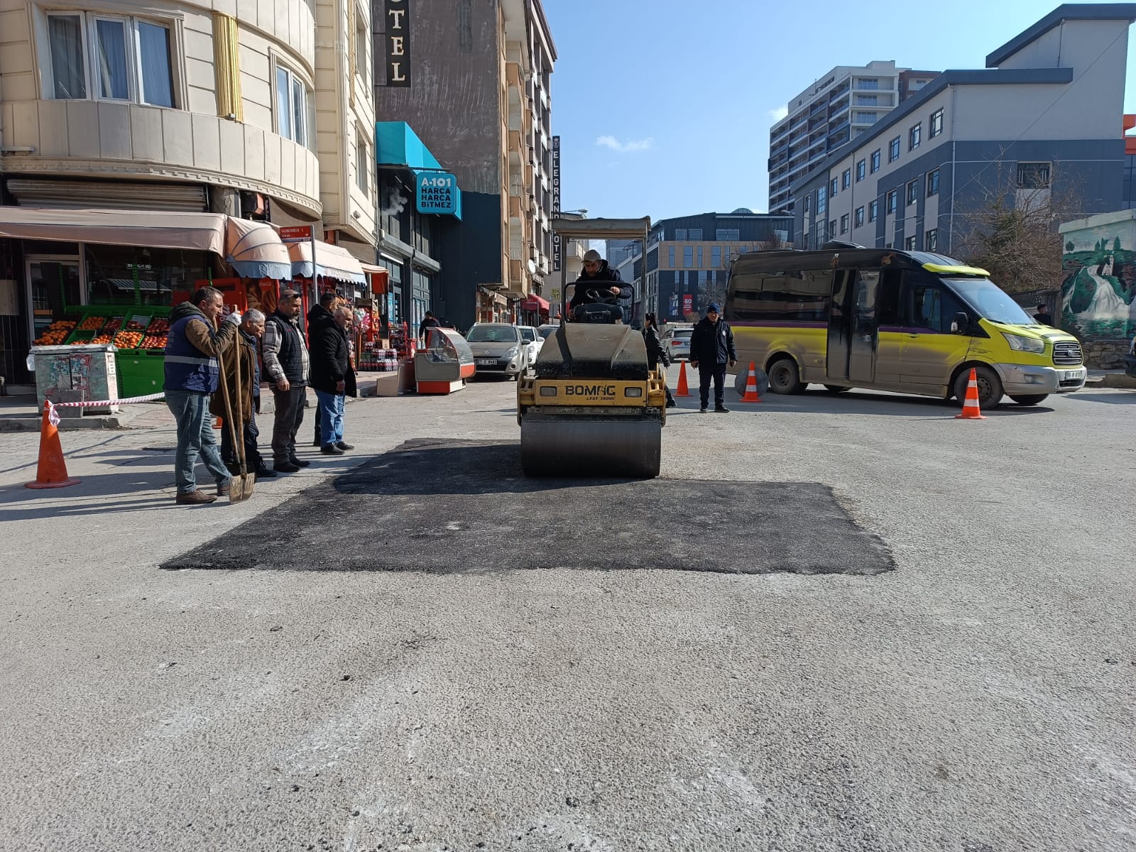 Van’da Kış Mevsiminde Yol Yapım Çalışmaları Sürüyor (2)