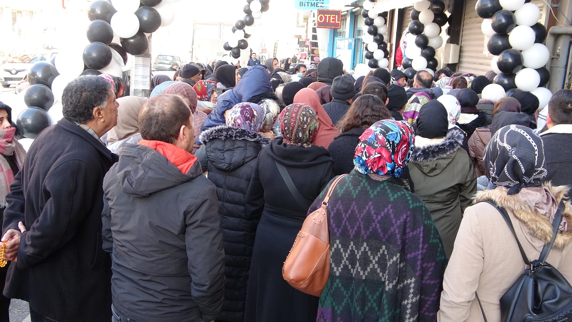 Van'da Yeni Açılan Avm'de Izdiham (2)