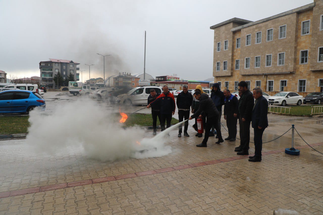 Afad'dan Tuşba Belediyesi Personeline Kapsamlı Afet Eğitimi (2)