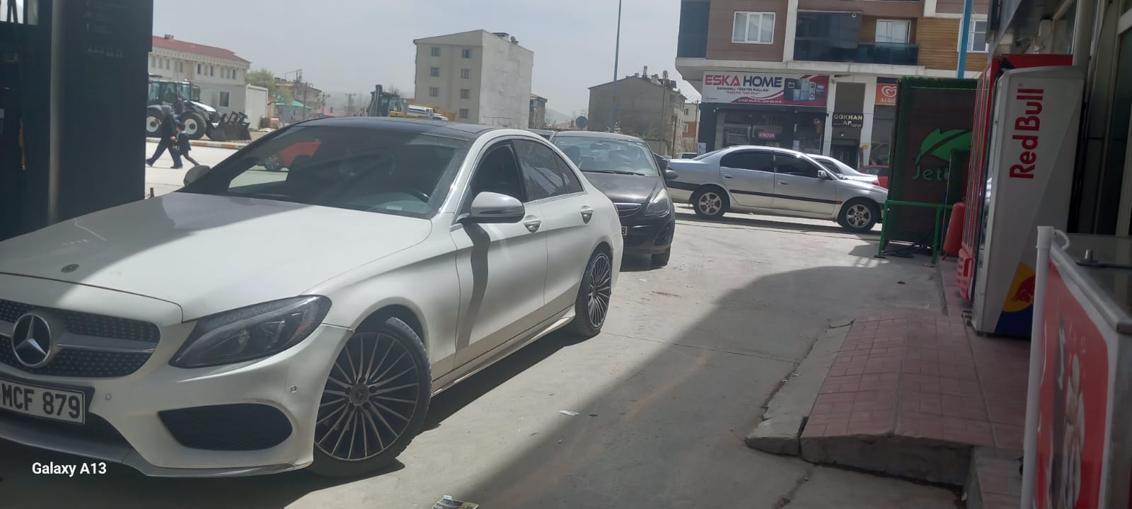 Van’a Çamur Yağdı! Oto Yıkamacılarda Uzun Kuyruklar Oluştu (1)-2